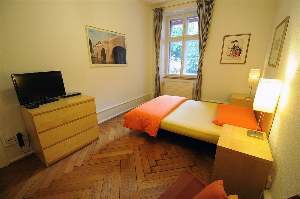 Unique Serviced Living @ Airport Line Basilea Esterno foto