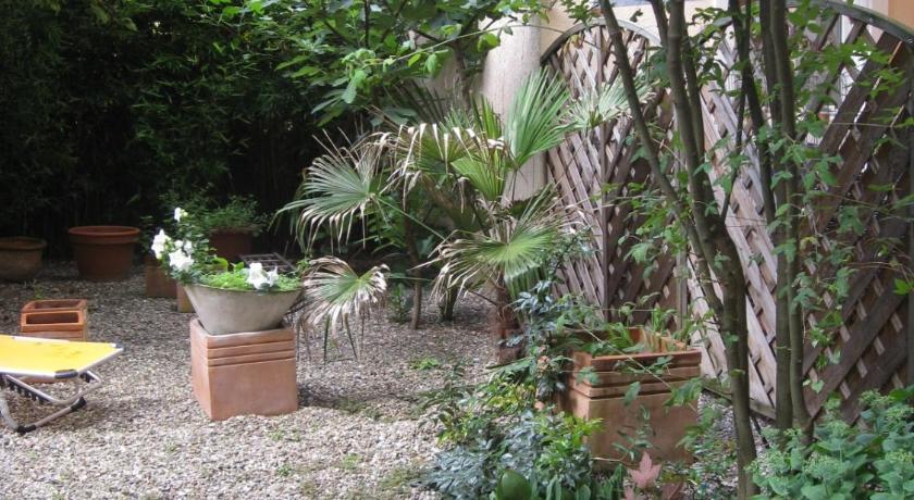 Unique Serviced Living @ Airport Line Basilea Esterno foto