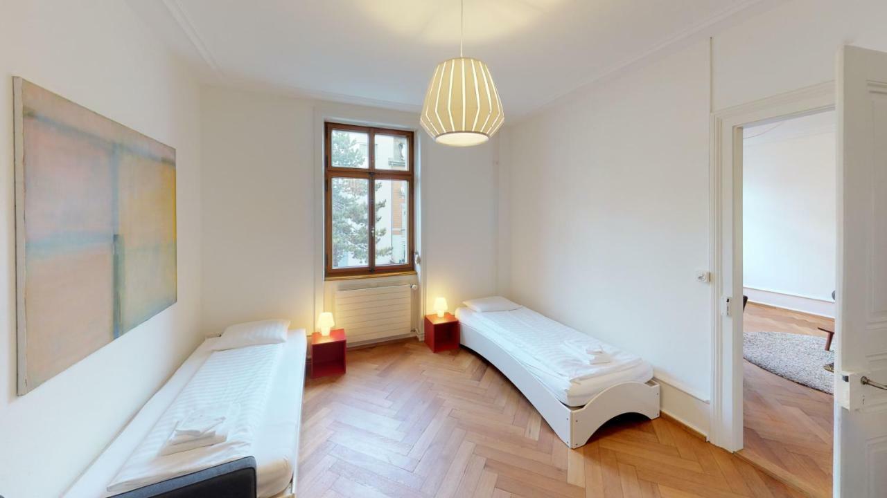 Unique Serviced Living @ Airport Line Basilea Esterno foto